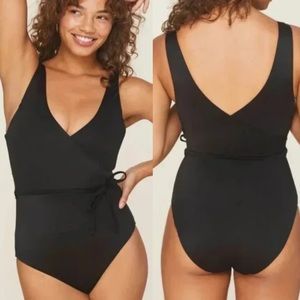 Andie The Belmar One Piece Black M NWT